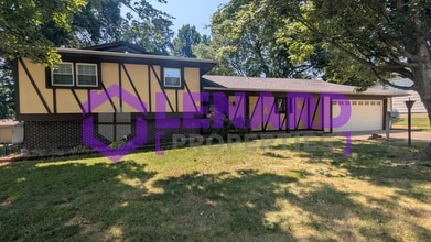 Building Photo - 1004 E Auburn Pl