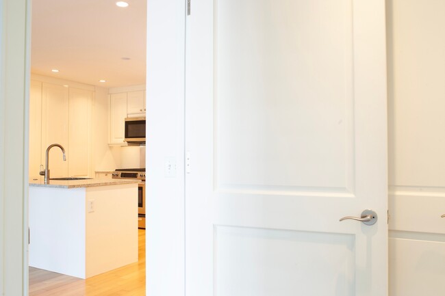 Building Photo - 130 S 18th St