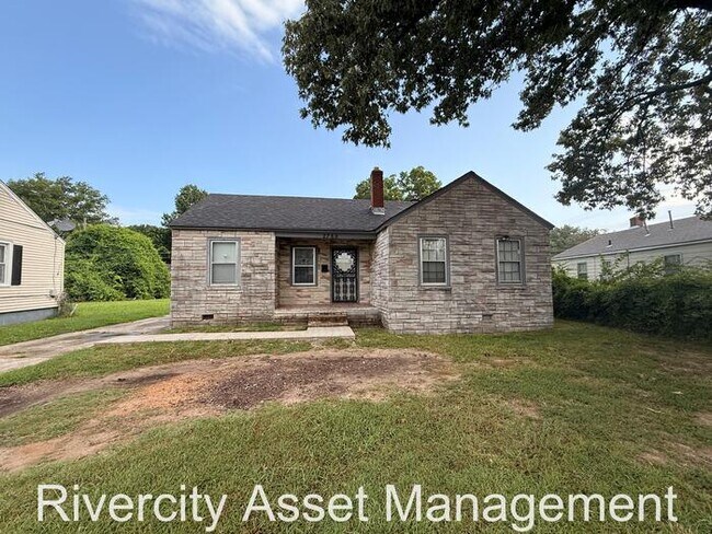 Building Photo - A MUST-SEE SECTION 8 FRIENDLY HOME!!!!