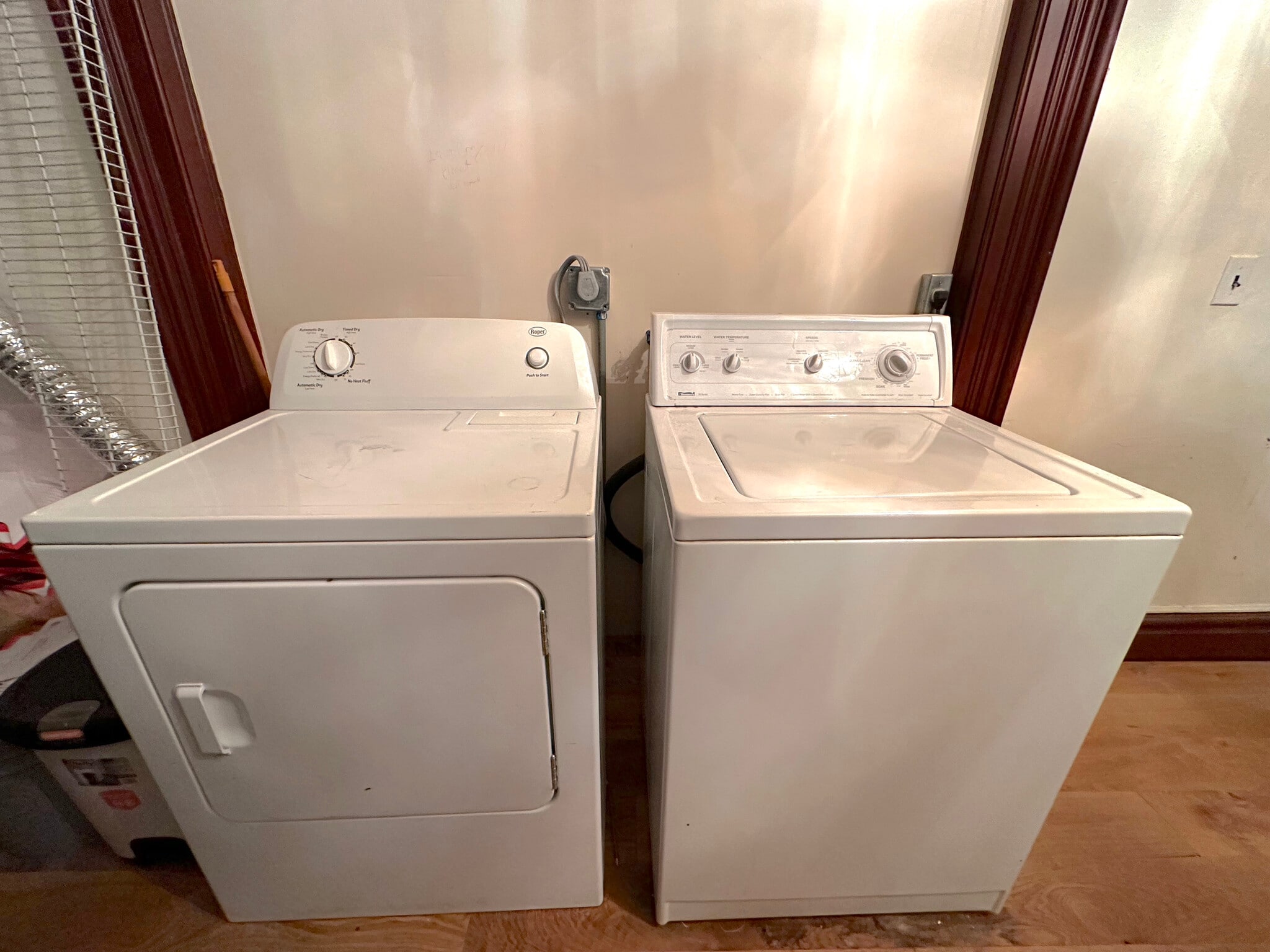 Building Photo - 58 Dubois St