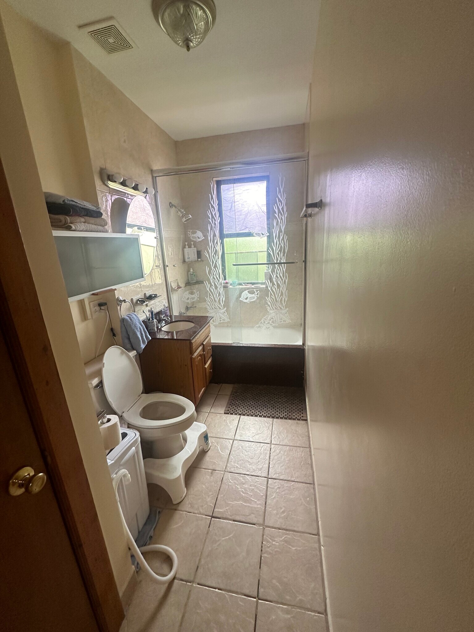 Building Photo - 1908 N Drake Ave