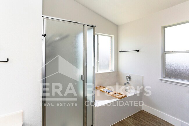 Building Photo - 6110 Melanie Dr