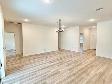 Building Photo - 14 Ethan Allen Dr