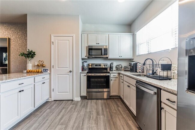 Building Photo - 3123 Meadowstone Ln SW