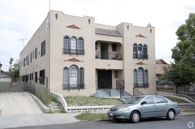 Primary Photo - 240 Robinson St
