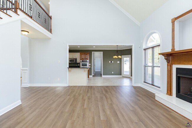 Building Photo - 100 Montview Way