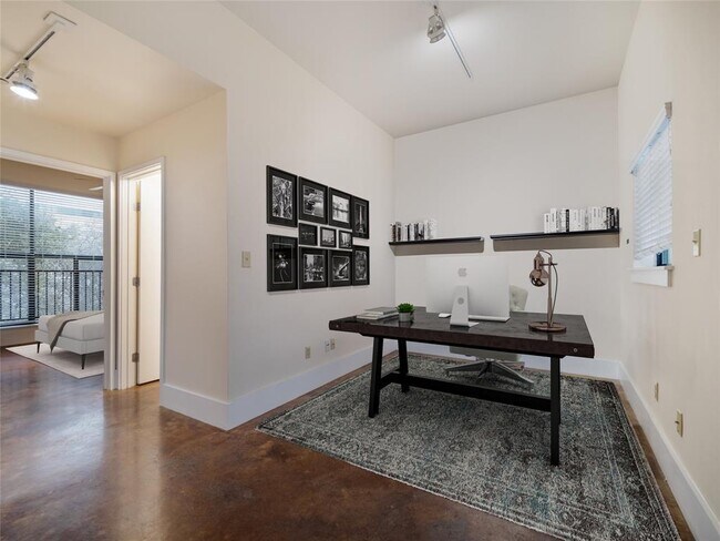 Building Photo - 911 Keith Ln