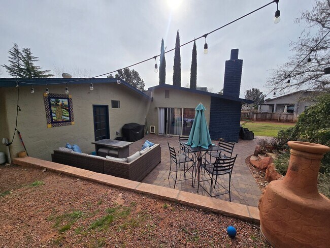 Building Photo - Furnished, 1-Year Long-Term Rental