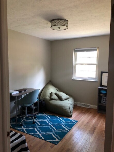 Building Photo - 105 Belden Dr