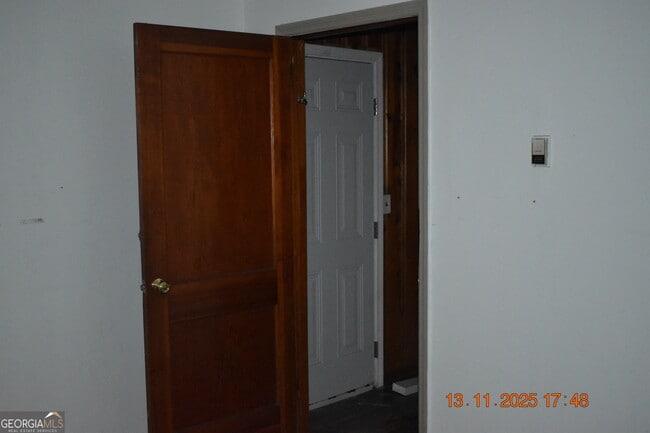 Building Photo - 3189 Somerset Dr