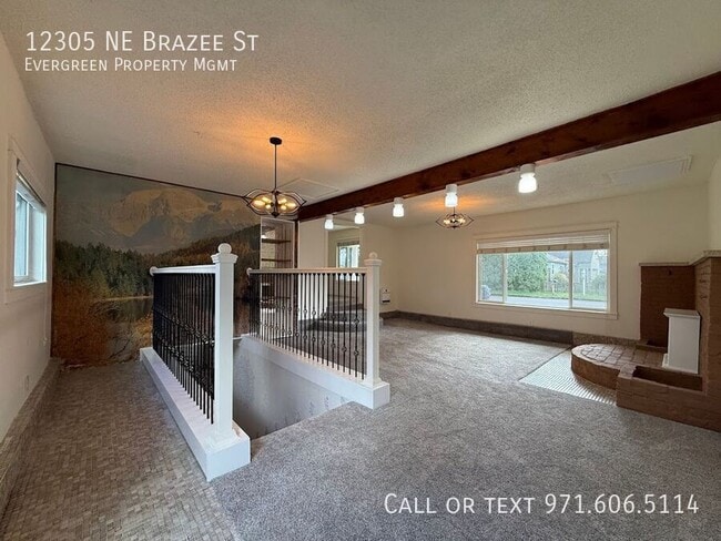 Building Photo - 12305 NE Brazee St