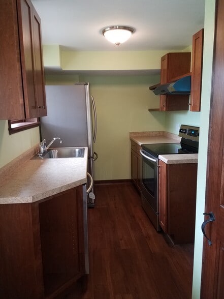 Building Photo - 5920 Dendron Ln