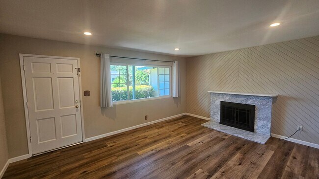 Building Photo - 8164 Cardiff Dr