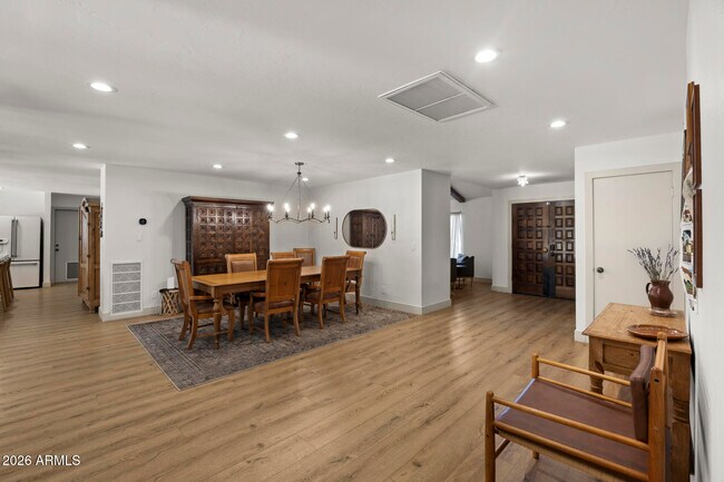 Building Photo - 5449 E Larkspur Dr