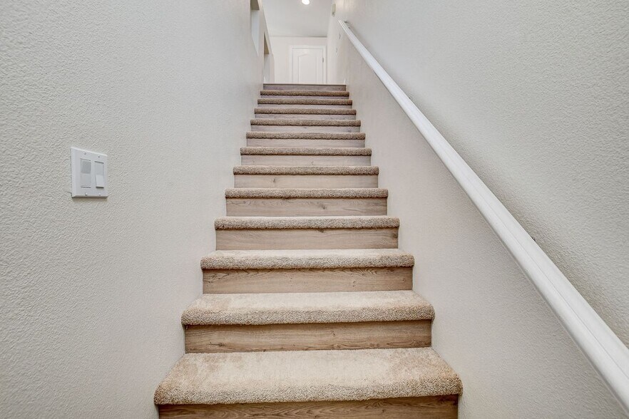 Building Photo - 7320 Camrose Ridge Pl
