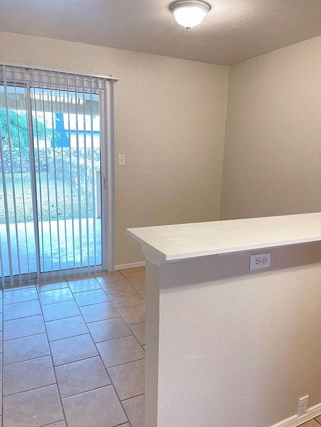 Building Photo - 4016 Moonlight Ave