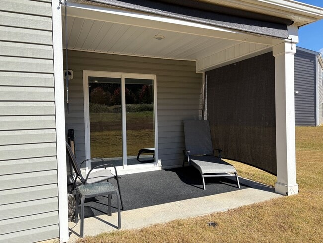 Building Photo - 4 Bedroom, 2 Bathroom House in Trinity!