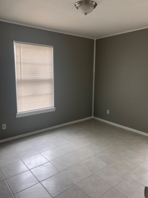Building Photo - 146 Bernice Dr