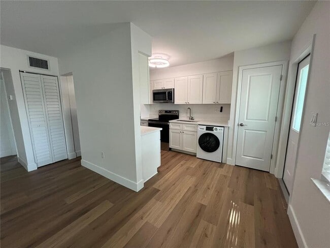 Building Photo - 418 Durrance St