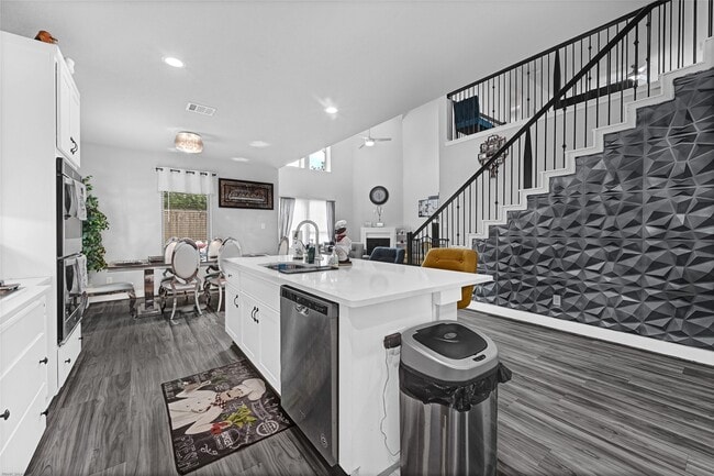 Building Photo - 2512 Ravenna Ct