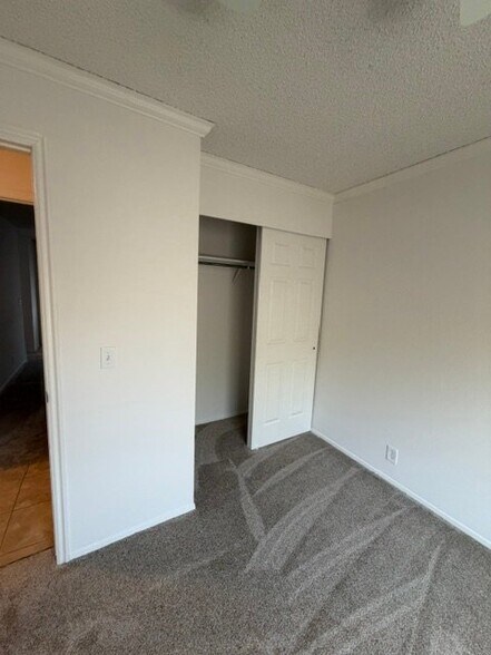 Building Photo - 7851 S Chadbourne Dr