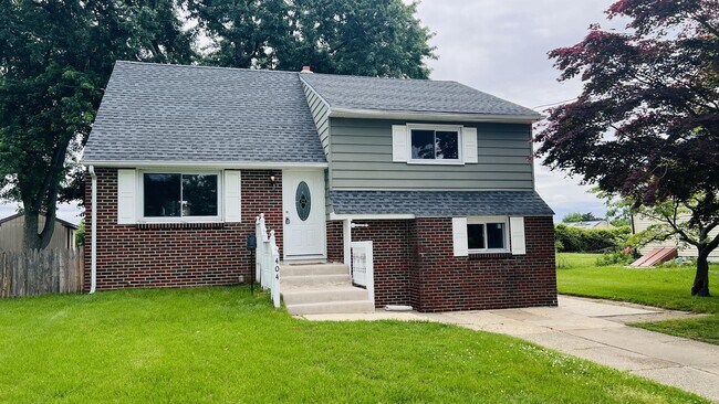 Primary Photo - 404 Jefferson Ct