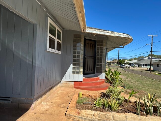 Building Photo - 233 Kanoa St