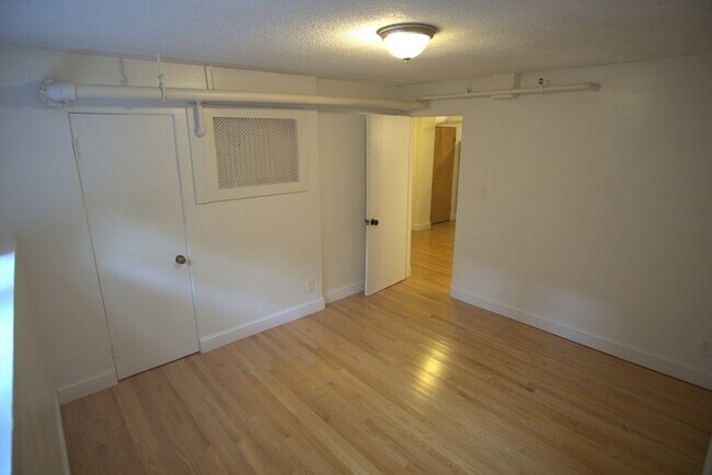 Building Photo - 1408 Commonwealth Ave