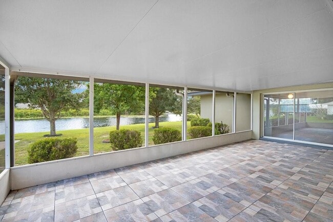 Building Photo - 1143 E Fowler Dr