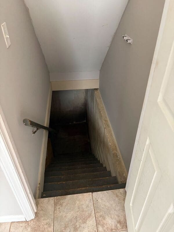 Building Photo - 1511 Sylvan Ln