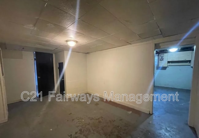 Building Photo - 616 Perrilyn St