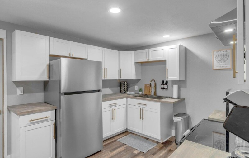 Building Photo - 1011 19th Ave