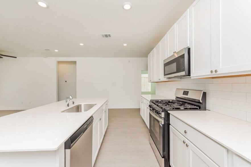 Building Photo - 2237 Mustang Ghost Trl