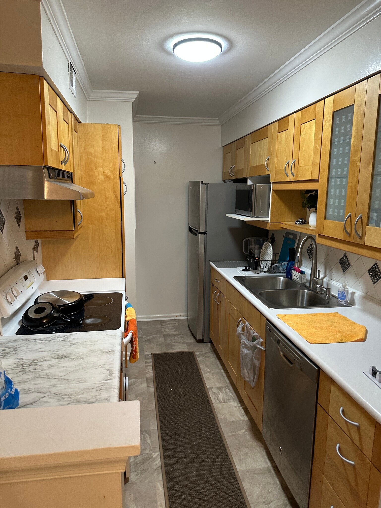 Shared kitchen - 5905 Bayshire Rd