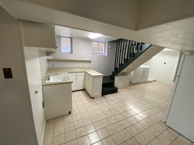 Building Photo - Charming Home in the Country Club Neighborhood!