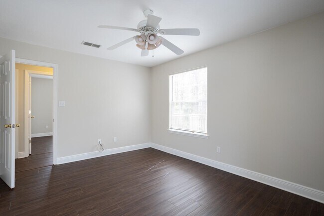 Building Photo - 3569 Chatelaine Dr