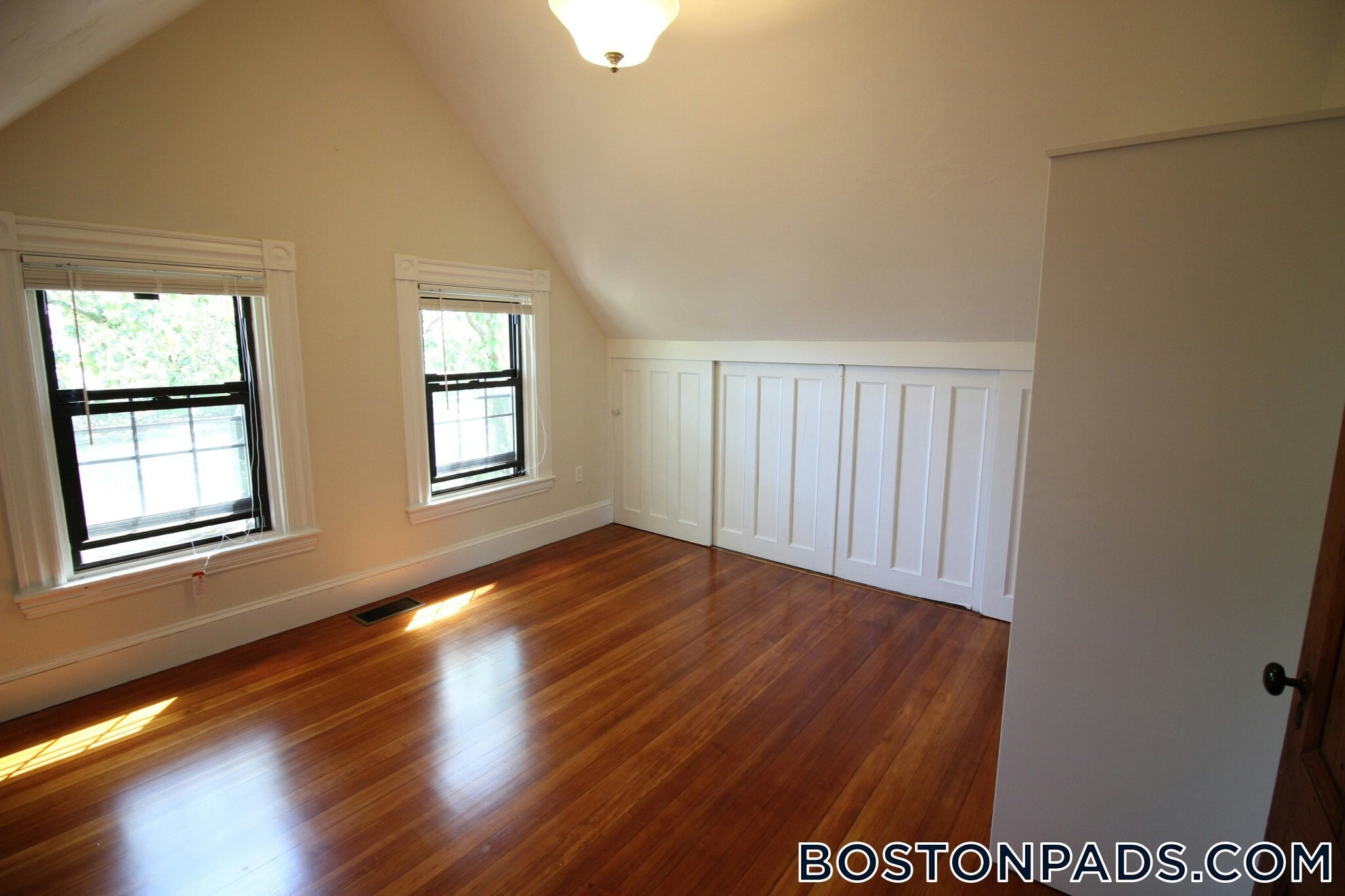 Building Photo - 65 Beech Glen St