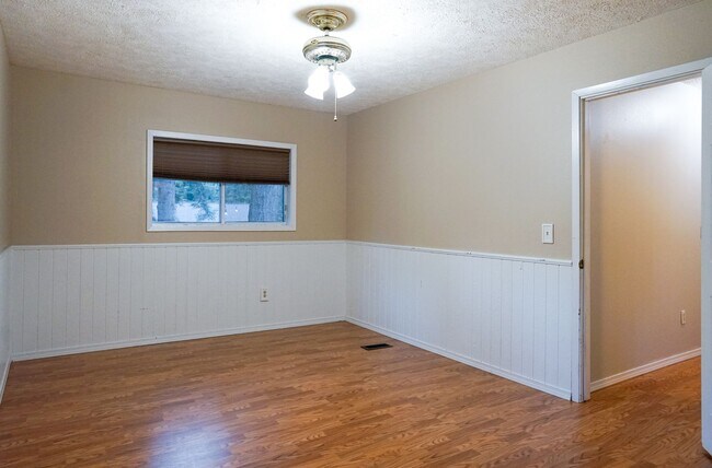 Building Photo - 4 Bedroom home tucked away in Hayden