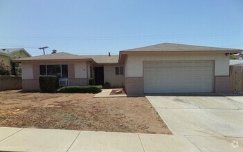 Building Photo - 3 Bedroom - 2 Bathroom Single Story Home i...