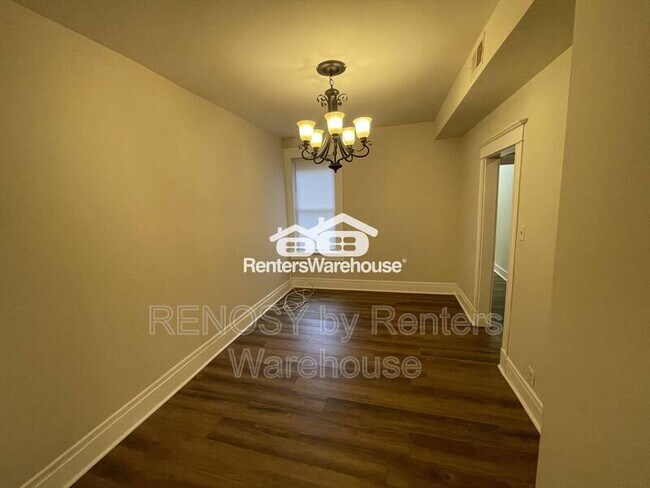 Building Photo - 2855 W Cold Spring Ln