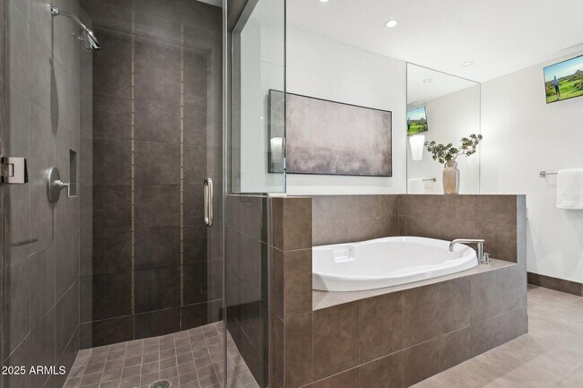 Building Photo - 15215 N Kierland Blvd