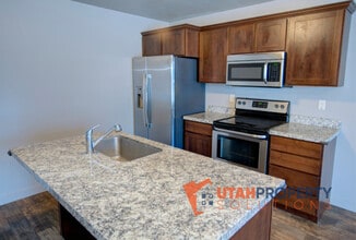 Building Photo - 14357 S Sherwell Ct