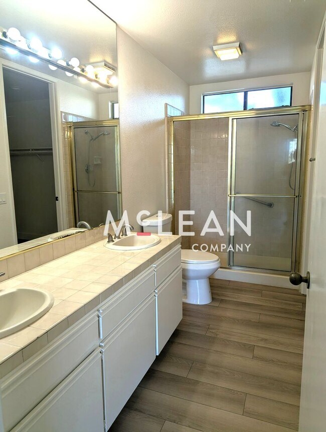 Building Photo - 2-Bedroom Condo in the Desert Princess Community