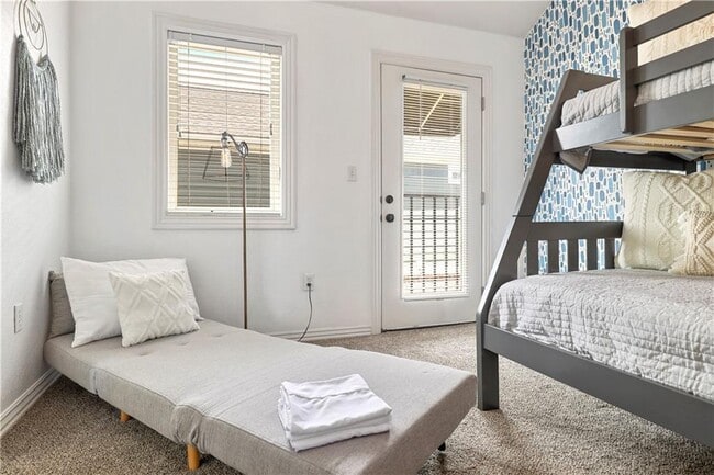 Building Photo - 619 N Rupple Rd