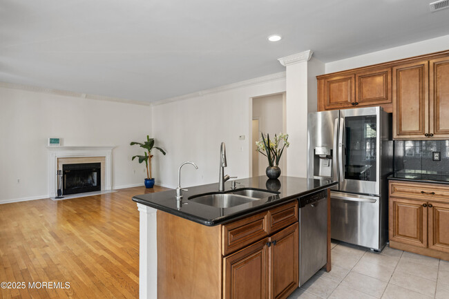 Building Photo - 5 Mulberry Ln