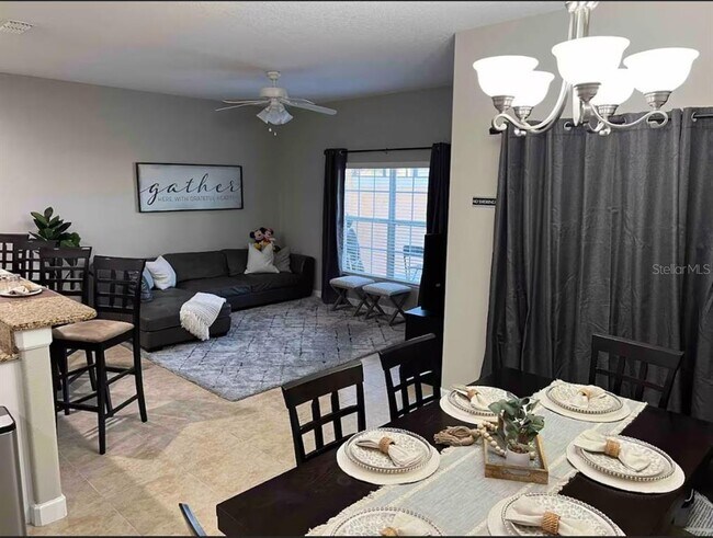 Building Photo - 8947 Candy Palm Rd