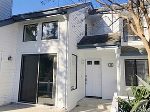 Building Photo - 11 Briarglen