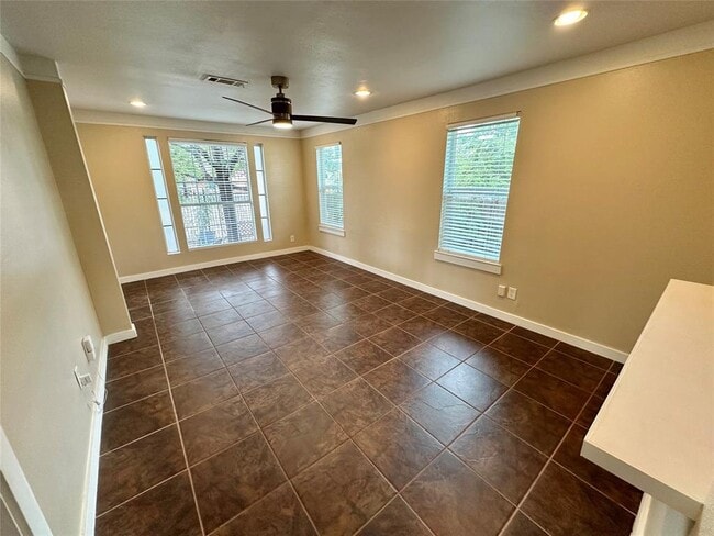 Building Photo - 2103 E 16th St