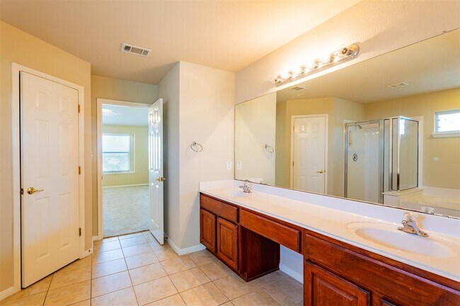 Building Photo - 9329 Castle Pines Dr