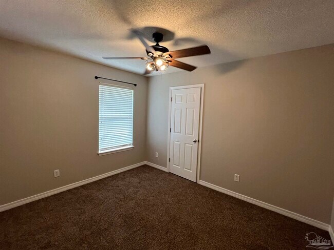 Building Photo - 10440 Millbrook Dr